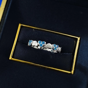 Vintage brushed S925 silver heart ring with blue sapphire stones in premium gift box
