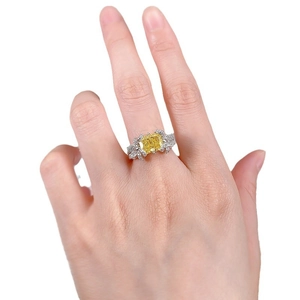 Bague luxe en argent S925 avec diamant jaune 7x9mm et détails en forme de nœud
