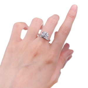 Bague élégante en argent S925 sertie d'un grand diamant carbone blanc ovale de 8x10mm