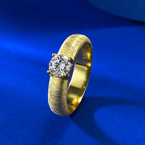 S925 gold plated ribbon brushed ring with a 5.0 white sparkling diamond setting