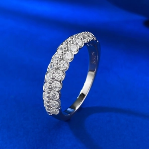 Bague éternité en argent sterling S925 sertie de zircons violets et blancs brillants