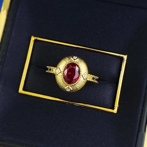 Bague en argent S925 avec rubis ovale vintage et finition en or brossé et diamants
