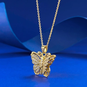 Collier avec pendentif papillon doré S925, filigrane exquis et zircons blancs