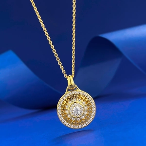 Collier avec pendentif boussole rotatif en argent S925 plaqué or et zircons scintillants