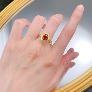 Bague vintage en argent S925 avec rubis rouge sang de pigeon et finition en or brossé