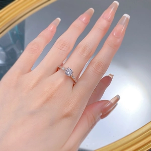 Klassisches Ein-Karat-Ring-Set in Silber mit funkelnden Akzenten für die Hochzeit