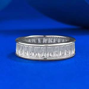Bague Éternité en Argent Sterling 925 avec Strass Taille Baguette pour Femme Minimaliste Géométrique Incrusté Bijoux Bague de Doigt