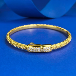 Bracelet tissé en argent S925 plaqué or avec boucle ornée de micro-pavés de zircons
