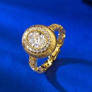 Bague vintage en argent S925 doré avec cristal ovale, métal brossé et halo de diamants