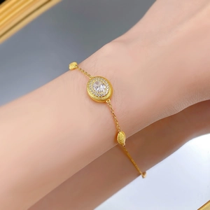 Bracelet ajustable en argent S925 plaqué or avec texture brossée et pendentif en zircone