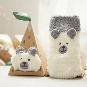 Coral fleece children socks with 3D animal embroidery in a premium gift box package