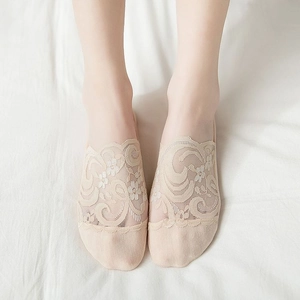 Lace low-cut invisible boat socks in beige with floral mesh design for women