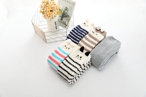 Chaussettes hautes rayées en polaire corail avec oreilles d'animaux 3D en plusieurs tons