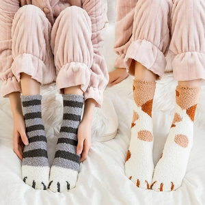 Chaussettes de sommeil douces en polaire corail avec motifs pattes de chat