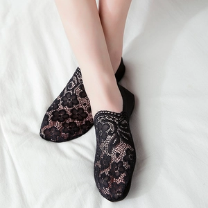 Women's black lace no-show socks with floral pattern and non-slip silicone edge