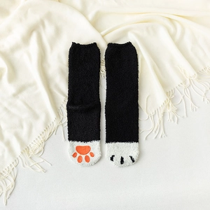 Chaussettes de sommeil douces en polaire corail motif pattes de chat noir et blanc