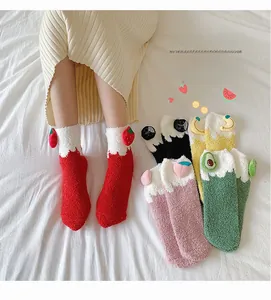 Dicke Korallenvlies Thermosocken mit 3D Obst- und Tiermotiven für Damen im Set