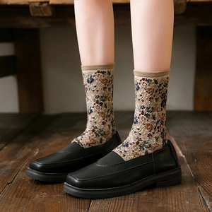Vintage floral jacquard mid-calf socks with cable knit texture for women's autumn fashion