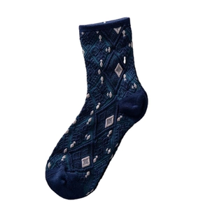 Chaussettes mi-hautes bleu marine en coton à motif losanges et petits poissons blancs