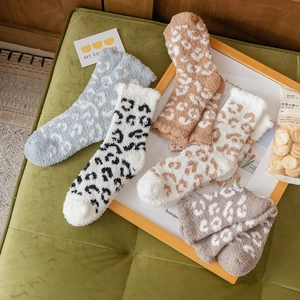 Thick coral fleece leopard print winter socks in five assorted colors for home comfort