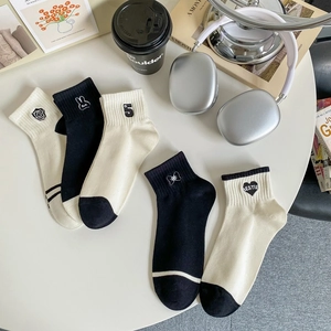 Women's Casual Polycotton Short Socks Black And White Embroidery Trendy Fashion Hosiery