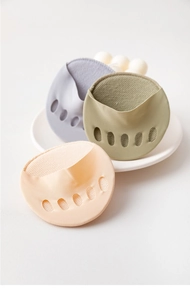 Three pairs of ultra-thin five-toe forefoot socks in grey, green and beige morandi colors
