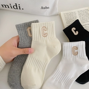 Women's Cotton Crew Socks Letter Embroidery Retro Casual Ribbed Mid Tube Socks Breathable Solid Color College Style Hosiery