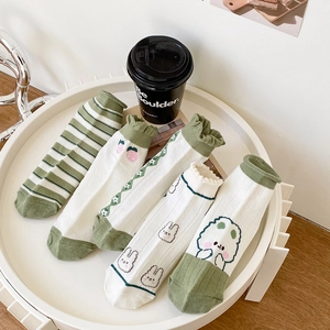 Five-pack set of cute Japanese style cotton socks in green and white floral designs