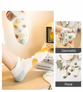 Breathable bamboo fiber low cut socks with cartoon jacquard and anti-slip mesh design
