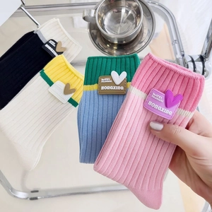 Women Ribbed Cotton Mid-Calf Socks Contrast Color Heart Patch Japanese Style Breathable Casual Crew Socks Daily Fashion Hosiery