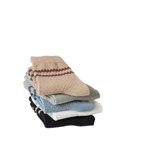 Five-pack of men's knit mid-calf socks with hollow jacquard stripes and ribbed cuffs