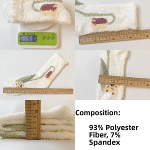Detailed size and weight measurement of white fleece tulip socks with dimensions shown