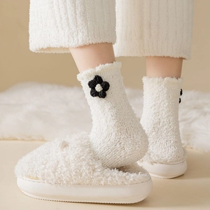 Women Thickened Coral Fleece Sleep Socks Japanese Sweet Knitted Flower Mid-Calf Floor Socks Plush Winter Warm Home Socks