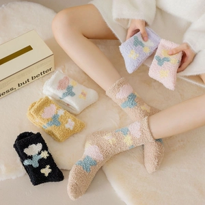 Women Cute Tulip Flower Coral Fleece Middle Tube Socks Thickened Warm Cozy House Socks Winter Sleep Floor Home Socks