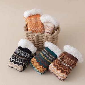 Thick sherpa lined thermal non-slip floor socks with nordic pattern for winter warmth