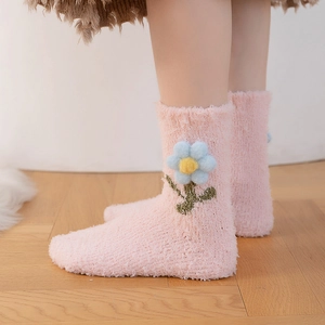 Chaussettes en polaire corail rose avec fleurs 3D pour la chaleur hivernale