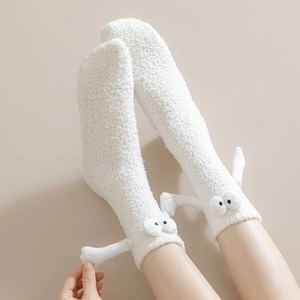 Chaussettes mignonnes en polaire corail blanche avec yeux 3D et mains décoratives