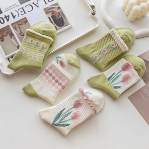 Women Combed Cotton Mid-Calf Crew Socks Tulip Embroidery Lettuce Edge Hem Casual Fresh Style Floral Knit Socks Gift