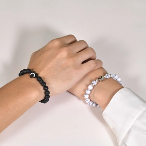Adjustable magnetic stainless steel heart beaded bracelets set for couples in black and white