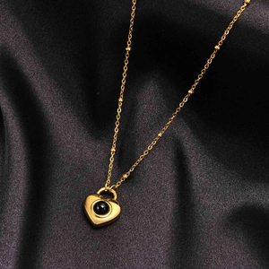 Collier Pendentif Cœur en Acier Inoxydable pour Femme Plaqué Or Agate Noire Pierre de Projection Bijoux de Mode Cadeau
