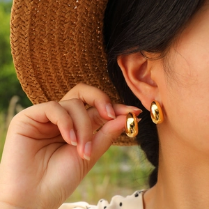 Minimalist Stainless Steel Gold Waterdrop Stud Earrings For Women High Polish Geometric Chunky Arc Fashion Jewelry Finger Earrings
