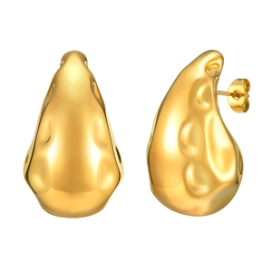 Irregular hammered waterdrop earrings in 18K gold finish with minimalist style
