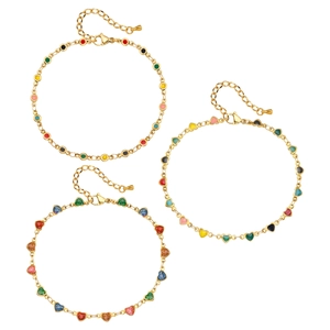Bracelet de cheville en acier doré avec perles colorées et breloques en forme de cœur poli