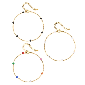 Bracelets de cheville dorés en acier inoxydable avec perles colorées et fermoir mousqueton