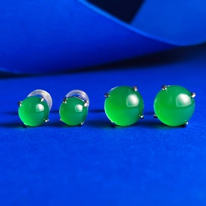 Boucles d'oreilles classiques en argent 925 avec calcédoine verte ronde et serti à griffes