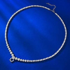 Collier tennis en argent S925 avec pendentif fer à cheval bleu sur velours