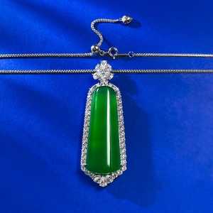 S925 sterling silver emerald green jadeite pendant necklace with adjustable chain