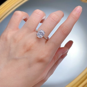 Elegant S925 sterling silver cushion cut four-prong solitaire ring with pavé band