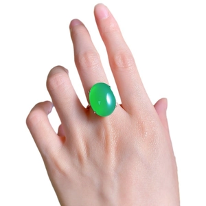 Classic 925 silver plated ring featuring a large 15x20mm oval green chalcedony gemstone
