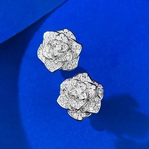 Orecchini a lobo camelia in argento S925 scintillante con zirconi bianchi da donna eleganti